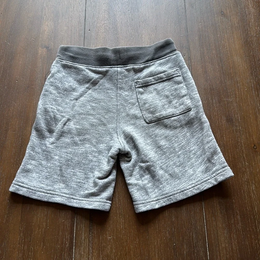 Size 5 Gymboree jogger pocketed shorts with drawstring